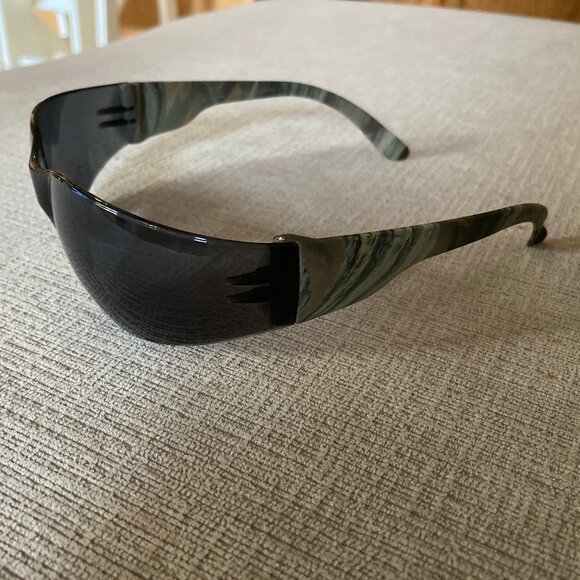 Camo Frame with Gray Lens Biker Style Sunglasses - Brand New - Picture 5 of 14